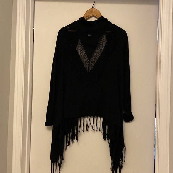 Billabong,  black cardigan with tassels ladies size SMALL - Picture 6 of 6